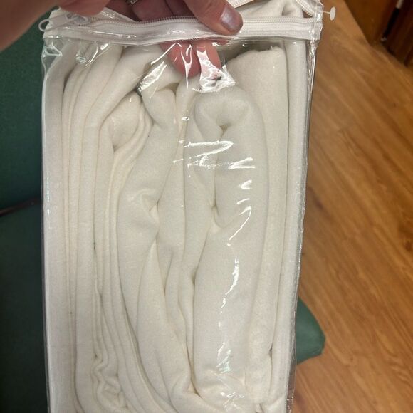 Cabela's bedding Queen Fleece Sheet Set new - Picture 2 of 4